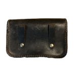 Telefon tok, bőr övtáska, nagyobb méretű, barna, fekvő, görbe zárral