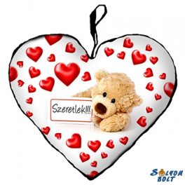 Szív alakú párna, táblás maci szívekkel, szeretlek