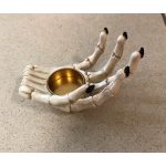 Mécsestartó, csontváz kéz