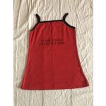 Palmetta mintás piros top, ujjatlan női póló, hátán rovás írással