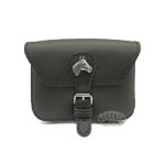 Lófej dísszel bőr övtáska, egyfakkos, fekvő