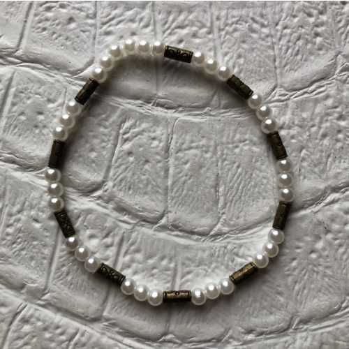 Hosszúkás fehér gyöngy harmónia karkötő